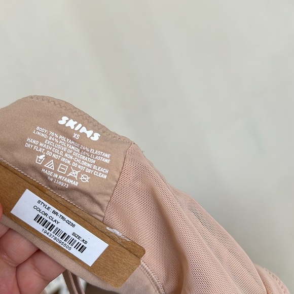 SKIMS FITS EVERYBODY CROSSOVER BRALETTE Color Clay Size XS NWT - Picture 5 of 7